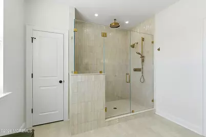 11 Rolling Meadows Court, Cream Ridge, NJ 08514 - Photo 16