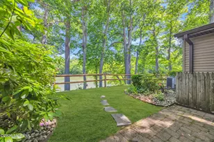 46 Friendship Ct, Red Bank, NJ 07701 - Photo 32