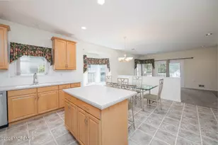 22 Hyacinth Ct, Holmdel, NJ 07733 - Photo 10
