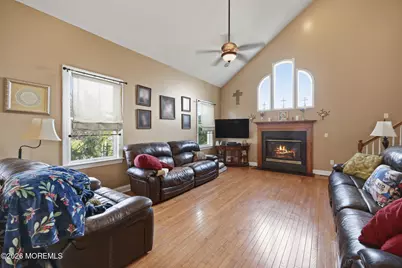 19 Chambry Court, Freehold, NJ 07728 - Photo 14