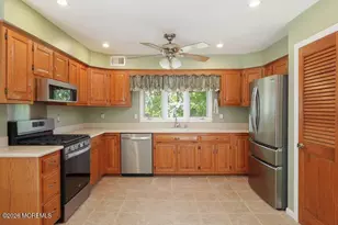 3 Baskenridge Dr, Middletown, NJ 07748 - Photo 6