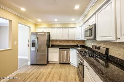 34 Harbor Circle, Freehold, NJ 07728 - Photo 4