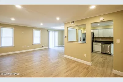 34 Harbor Circle, Freehold, NJ 07728 - Photo 18