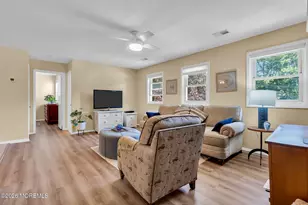 601 Mistletoe Ave, Point Pleasant, NJ 08742 - Photo 4