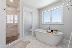 38 W Concourse, Aberdeen Township, NJ 07735 - Photo 20