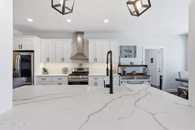 38 W Concourse, Aberdeen Township, NJ 07735 - Photo 10