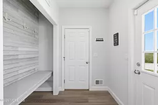 38 W Concourse, Aberdeen Township, NJ 07735 - Photo 16