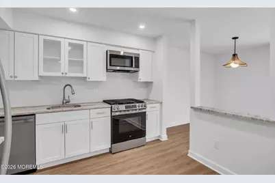 86 Holly Drive, Eatontown, NJ 07724 - Photo 4