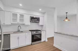 86 Holly Dr, Eatontown, NJ 07724 - Photo 4