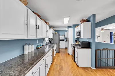 35 Richard Terrace, Middletown, NJ 07748 - Photo 20