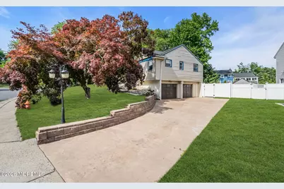 35 Richard Terrace, Middletown, NJ 07748 - Photo 10