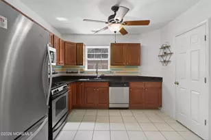 1111 Morning Glory Dr, Monroe Township, NJ 08831 - Photo 10