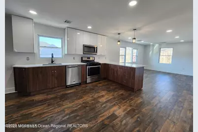 105 Summit Avenue, Belford, NJ 07718 - Photo 2