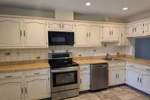 208 Covered Bridge Blvd, Manalapan Township, NJ 07726 - Photo 4