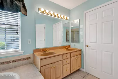 52 Skyline Drive, Lakewood, NJ 08701 - Photo 14