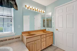 52 Skyline Dr, Lakewood, NJ 08701 - Photo 14