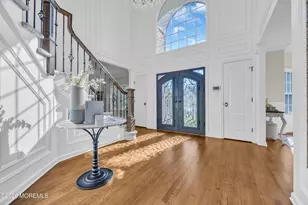 215 Navajo Ct, Morganville, NJ 07751 - Photo 4