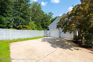 20 Bittersweet Dr, Jackson, NJ 08527 - Photo 10