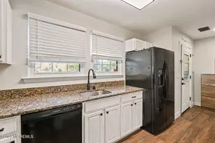 401 Wildflower Ct, Jackson, NJ 08527 - Photo 4