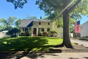 19 Maplewood Dr, Middletown, NJ 07748 - Photo 1