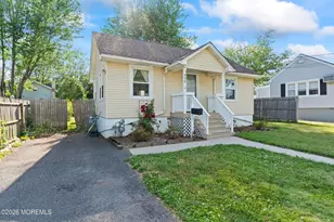 930 Woodmere Dr, Aberdeen Township, NJ 07735 - Photo 2