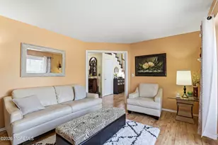 129 Hamlet Ct, Toms River Township, NJ 08753 - Photo 6