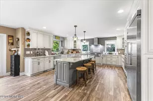 2 Richards Way, Holmdel, NJ 07733 - Photo 10