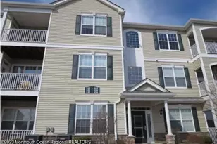 314 Mill Pond Wy, Eatontown, NJ 07724 - Photo 2