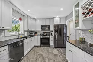 24 Eliot Rd, Manalapan Township, NJ 07726 - Photo 10