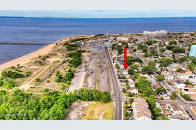 450 Beachway Avenue, Keansburg, NJ 07734 - Photo 10