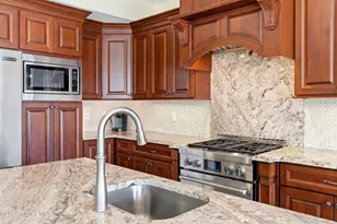 32 Halsey Dr, Brick, NJ 08723 - Photo 10