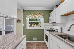 39 Monroe St, Keyport, NJ 07735 - Photo 14