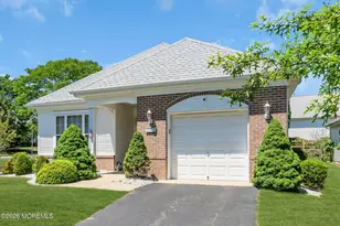 29 Greenways Ln, Lakewood, NJ 08701 - Photo 2