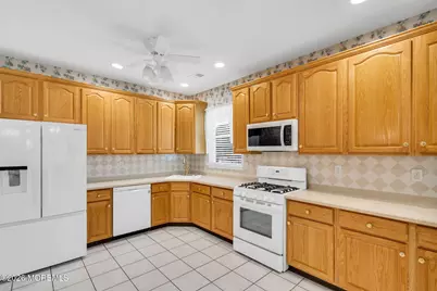 29 Greenways Lane, Lakewood, NJ 08701 - Photo 14