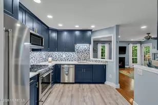 364 Mayfair Pl, Morganville, NJ 07751 - Photo 2
