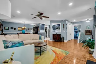 364 Mayfair Pl, Morganville, NJ 07751 - Photo 4