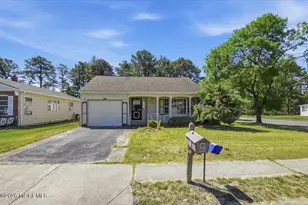 112 Pulaski Blvd, Toms River Township, NJ 08757 - Photo 2