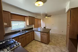 26 Sherwood Dr, Freehold, NJ 07728 - Photo 12