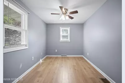 804 Nutswamp Road #Front, Red Bank, NJ 07701 - Photo 22