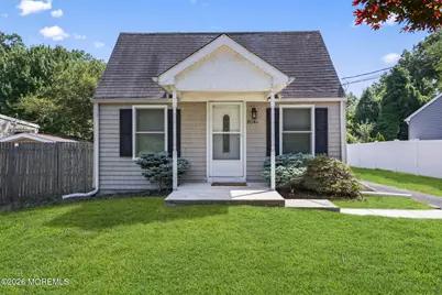 804 Nutswamp Road #Front, Red Bank, NJ 07701 - Photo 2