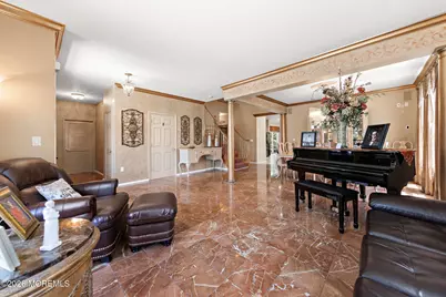 87 E Parsonage Way, Manalapan Township, NJ 07726 - Photo 8
