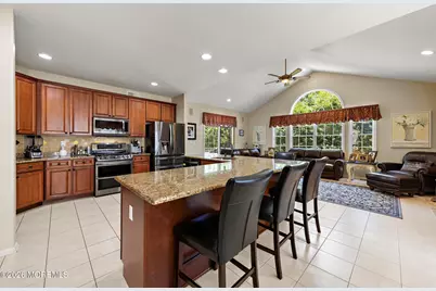 87 E Parsonage Way, Manalapan Township, NJ 07726 - Photo 10