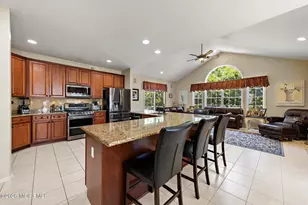87 E Parsonage Way, Manalapan Township, NJ 07726 - Photo 10