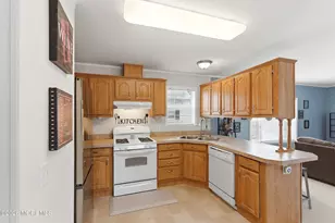 60 Mobile Ln, Toms River Township, NJ 08755 - Photo 6