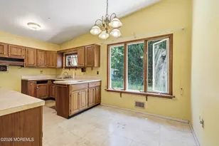 190 Parkview Terrace N, Middletown, NJ 07738 - Photo 6