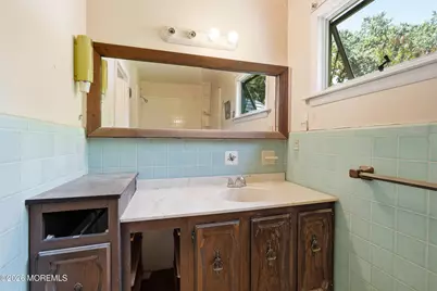 190 Parkview Terrace N, Middletown, NJ 07738 - Photo 8