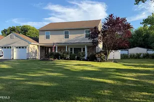 20 Bayberry Dr, Holmdel, NJ 07733 - Photo 2