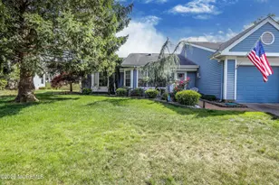1033A Thornbury Ln, Manchester Township, NJ 08759 - Photo 2