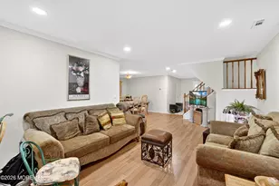 405 Dorchester Way, Manalapan Township, NJ 07726 - Photo 12