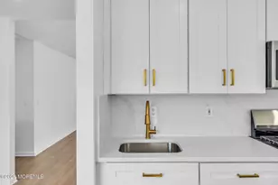 8 Skyline Dr, Lakewood, NJ 08701 - Photo 12